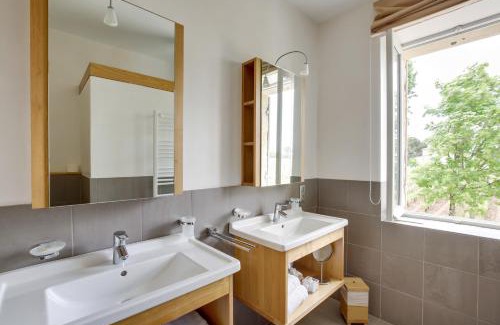 Saint-Etienne-De-Lisse Bed & Breakfast | Le logis de Valandraud