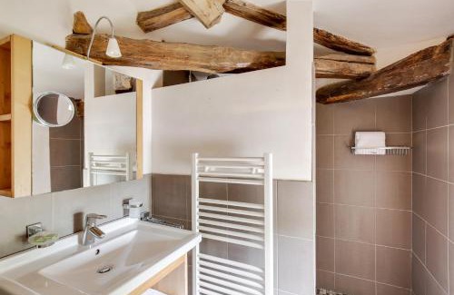 Saint-Etienne-De-Lisse Bed & Breakfast | Le logis de Valandraud