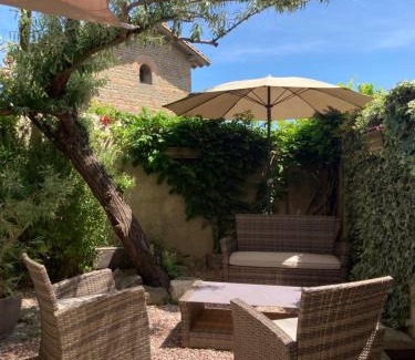 City of Carcassonne House | Le Logis des Remparts Coeur de la Cité médiévale, Jardin privé, Parking