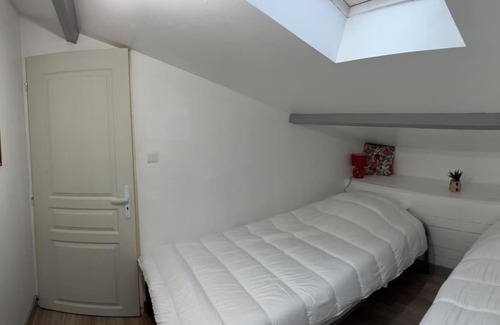 Doue-la-Fontaine House | Le logis des roses