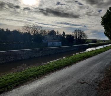 Champagne-les-Marais Apartment | Le logis du pont