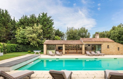La Garnache Villa | Le Logis Du General - Ten Bedroom Villa, Sleeps 20