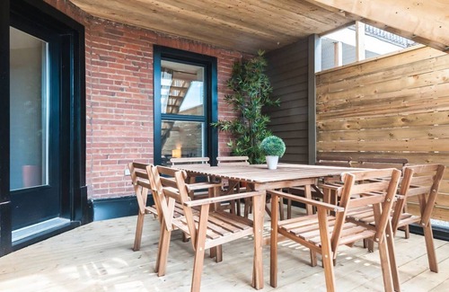 Plateau Mont Royal Apartment | Le Lounge: Spacious Apartment in Heart of the Plateau + Private Terrace
