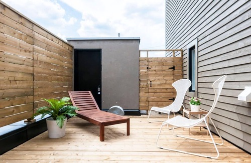 Plateau Mont Royal Apartment | Le Lounge: Spacious Apartment in Heart of the Plateau + Private Terrace