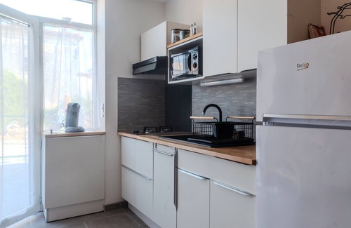 Vindelle House | Le Luna with Private Terrace and Wi-Fi