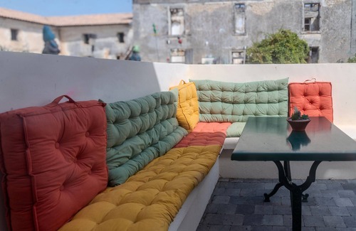 Vindelle House | Le Luna with Private Terrace and Wi-Fi