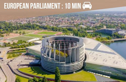 Poteries Apartment | LE LUXURY LOFT - CENTER l DECEMBER MAR-KET l EUROPEAN PARLIAMENT l PARKING l NETFLIX - SPACIOUS & UNIQUE - LE LUXURY LOFT - CENTRE l MARCHÉ DE NOËL l PARLEMENT EUROPÉEN l PARKING l NETFLIX - SPACIEUX & UNIQUE