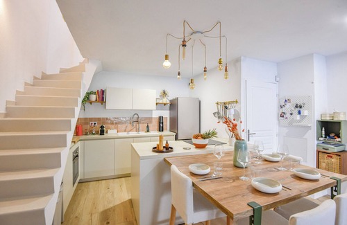 1st Arrondissement Apartment | Le Mages - Appart 2 ch avec terrasse et parking