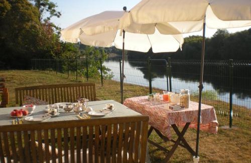 Saint-Seurin-de-Prats Bed & Breakfast | Le Manoir de la Riviere