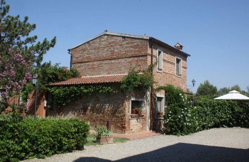 Valiano Apartment | Le Manzinaie - Villa Iris - Perfect for families or group of friends