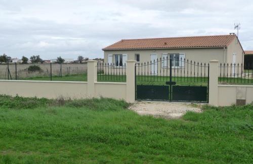 L'Eguille House | le marais