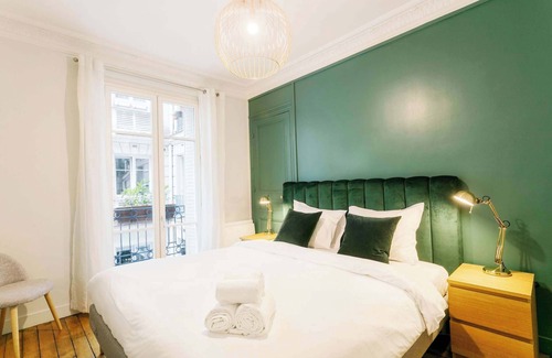 Quartier du Mail Apartment | Le Marais - Rue Montorgueil Area Stylish 1BR Flat