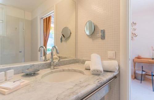 Greoux-les-Bains Hotel | Le Mas de La Crémaillère