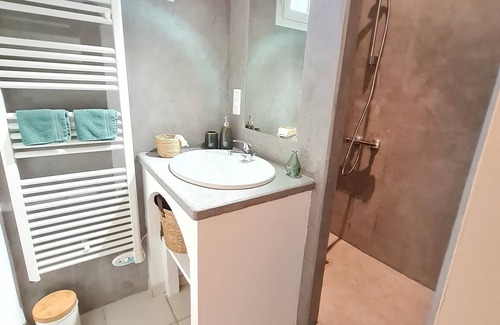 Grillon Other | LE MAS DE LA DAME JEANNE - Holidays in Provence-