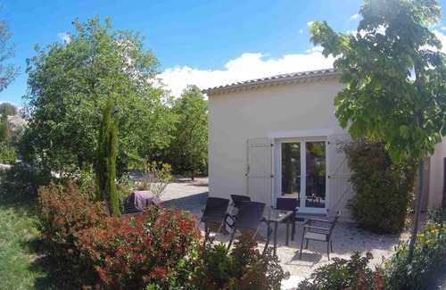 Vogue Cottage | Le Mas de Molines, Gîte l'Amandier, Rental with garden, swimming pool.