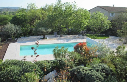Vogue Cottage | Le Mas de Molines, Gîte l'Amandier, Rental with garden, swimming pool.