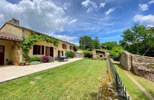 Sainte Croix de Beaumont Cottage | LE MAS DE PALAU Quiet and serene country house