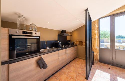 Suze-la-Rousse Apartment | Le Mas des Aracil 2 - Appt climatisé avec piscine