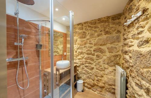 Suze-la-Rousse Apartment | Le Mas des Aracil 2 - Appt climatisé avec piscine