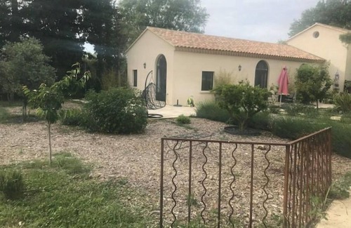 Eyragues House | LE MAS DU GUI Gite 3 Sous les Etoiles