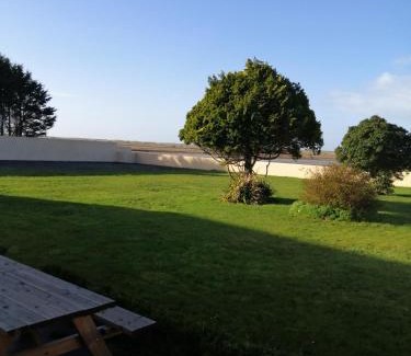 Bricqueville-sur-Mer House | LE MASCARET 47 b Gîte touristique 3 étoiles