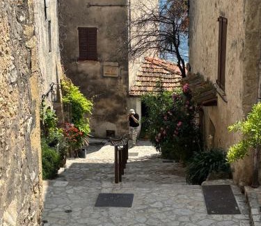 Carros Apartment | le minicoulier