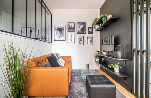 Republique Apartment | Le MODERN MINIMAL - Room space 2 p - Wifi - Near hyper center and train station