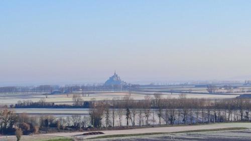 Roz-sur-Couesnon House | Le Mont comme à la maison