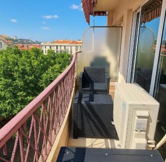 Antibes Old Town Apartment | Le Monte Carlo