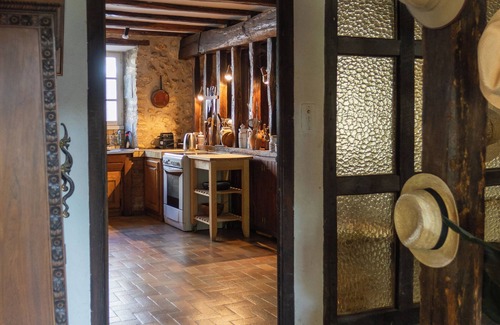 Migne-Auxances House | Le Moulin de Giroir: peaceful riverside setting