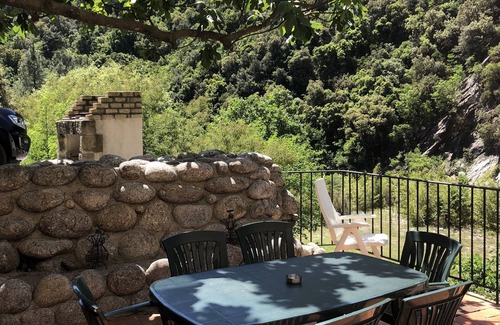 Gravieres House | Le Moulin des Salelles, 3 self-catering cottages on the river bank with private beach and canoeing facilities