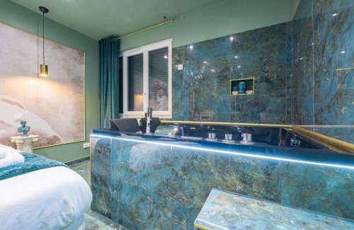Montgeron Apartment | Le Musée d’Aphrodite/JACUZZI