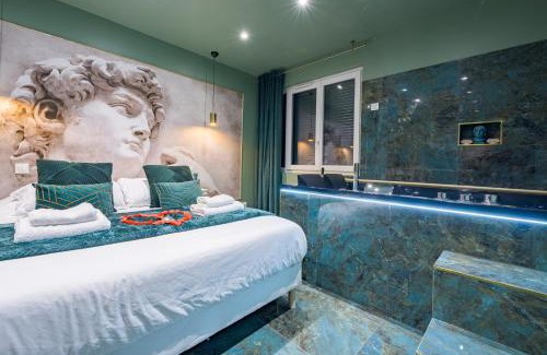 Montgeron Apartment | Le Musée d’Aphrodite/JACUZZI