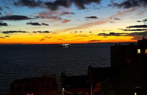 Saint-Martin-du-Littoral Apartment | Le Music-hall - Vue Mer - Expo Sud