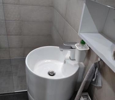 Zillisheim Apartment | Le nid du colibri appartement entier F1 à 5 mn de Mulhouse