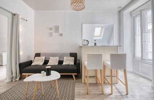 Downtown Angers Apartment | Le Nid - Place Imbach