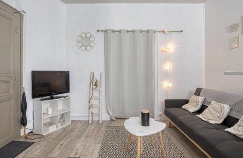 Downtown Angers Apartment | Le Nid - Place Imbach