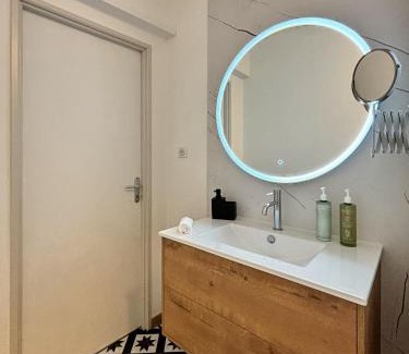 Nevers Apartment | Le Oliva chez les M by Primo Conciergerie