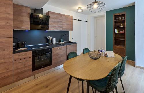 Nevers Apartment | Le Oliva chez les M by Primo Conciergerie