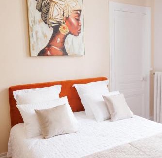 Epernay Apartment | LE PALAIS DE LEO Luxury Apt Epernay Hyper center 4P Balcony AC