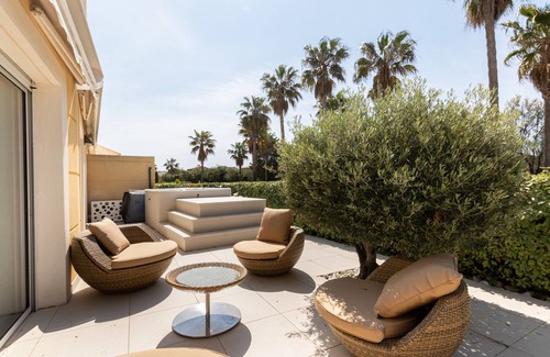 Sanary-sur-Mer Apartment | Le Palm Beach - Jacuzzi et vue mer