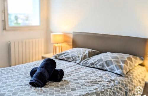 Orleans Apartment | Le Panorama * Calme * Lumineux * Central * Parking