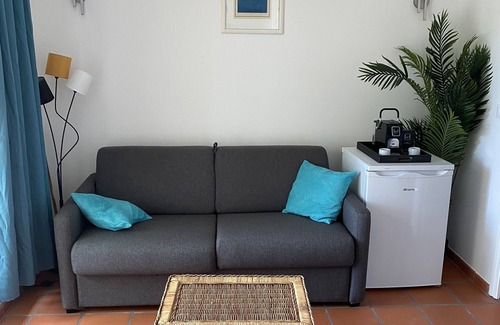 Tartane Apartment | Le Paradis de la Baie sleeps 4 2 Minutes from the beaches of TARTANE fully equipped