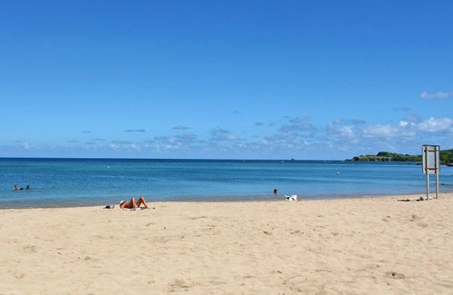 Tartane Apartment | Le Paradis de la Baie sleeps 4 2 Minutes from the beaches of TARTANE fully equipped