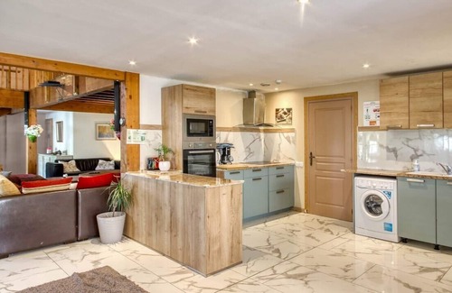 Orcival Hotel | Le Paradis