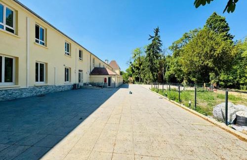 Villeneuve-sous-Dammartin Bed & Breakfast | Le parc d'eden