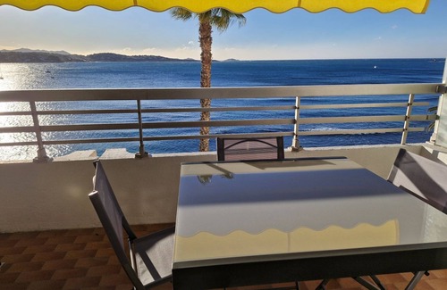 Bandol Apartment | LE PENEQUET FRONT DE MER - Facing Plages de Sable