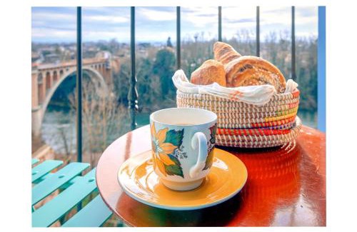 Rabastens Apartment | Le Petit Balcon Bleu