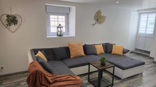 La Celle-sous-Gouzon House | Le Petit Caporal - Cour privée