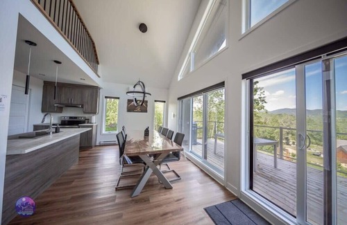Saint Come House | Le Petit Cerf | spa | access and view of the lake